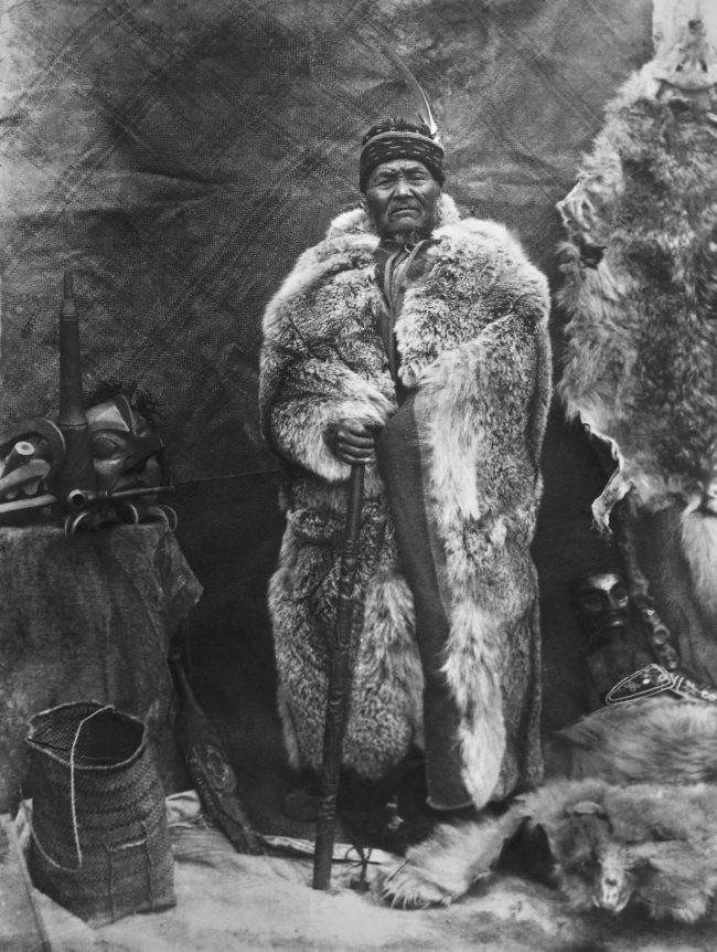 Sgt iin, <1912, Gitlaxt aamiks, Inland Killerwhale
wearing "silver tipped" grizzly robe